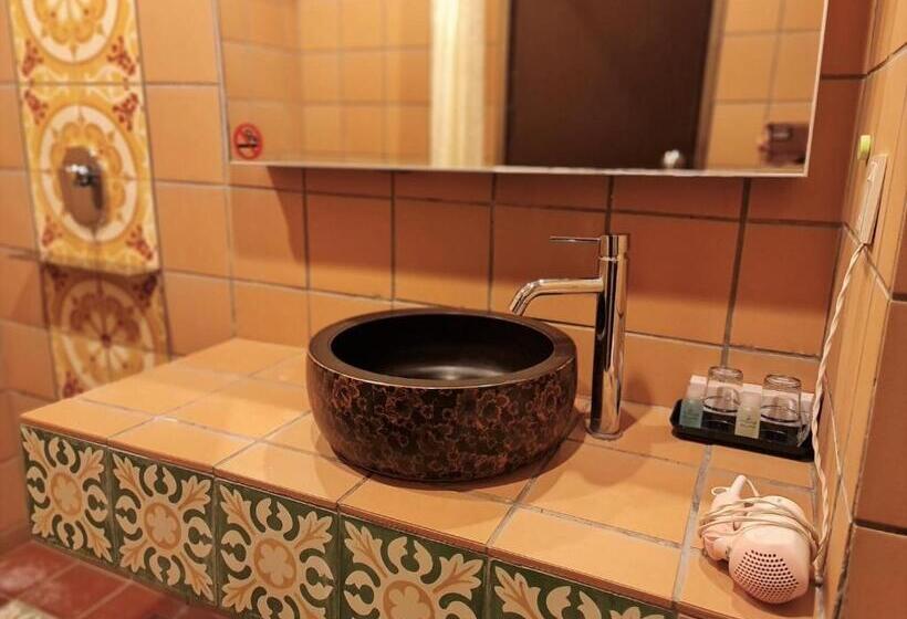 اتاق لوکس, Swan Garden