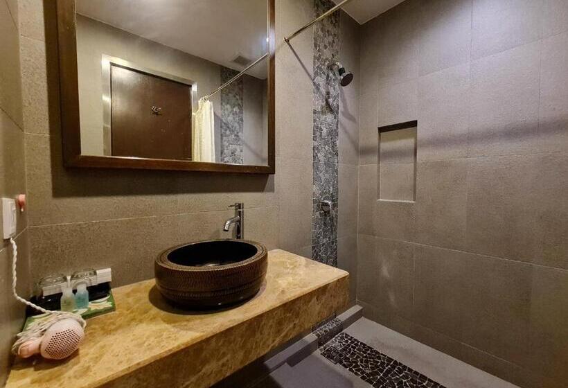 اتاق لوکس با تخت بزرگ, Swan Garden