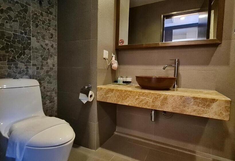 اتاق لوکس با تخت بزرگ, Swan Garden