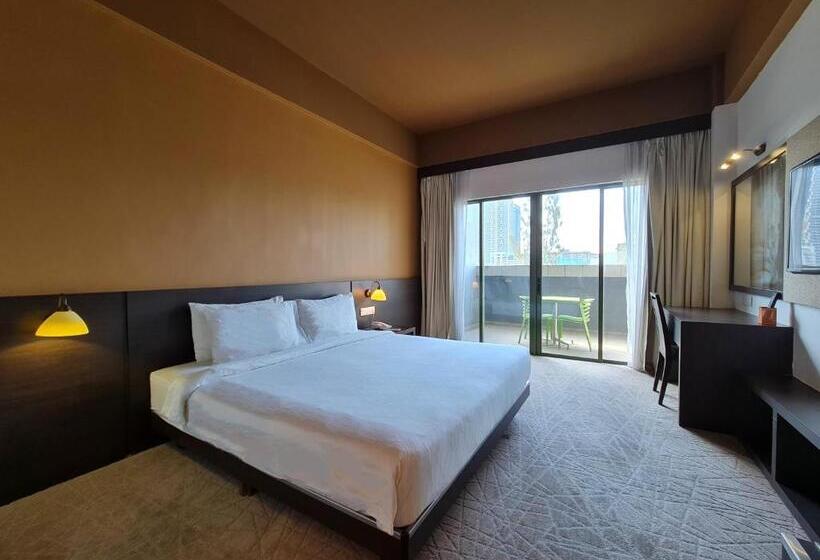 اتاق لوکس با تخت بزرگ, Swan Garden