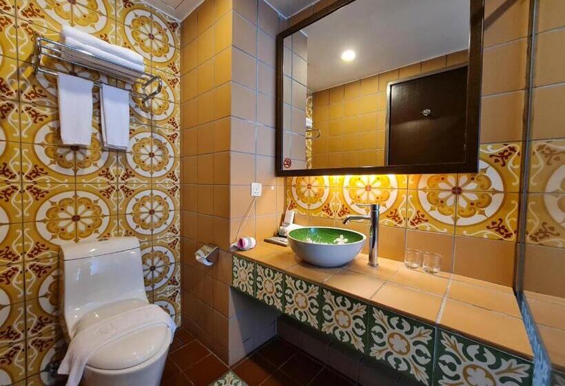 سوییت, Swan Garden