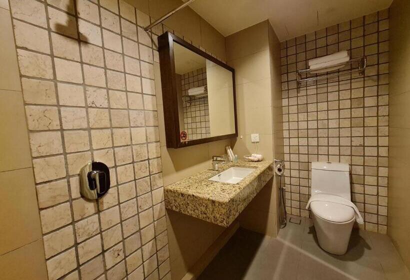 اتاق سوپریور با تخت بزرگ, Swan Garden