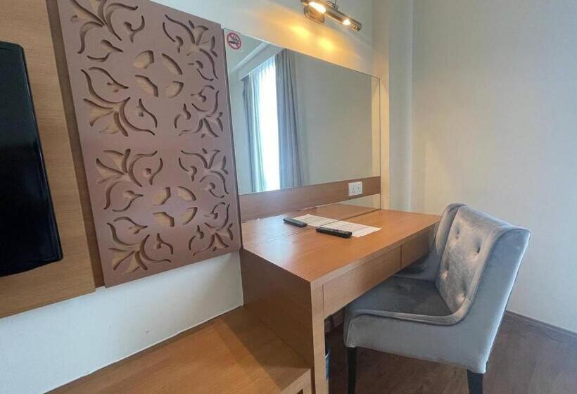 اتاق سوپریور با تخت بزرگ, Swan Garden