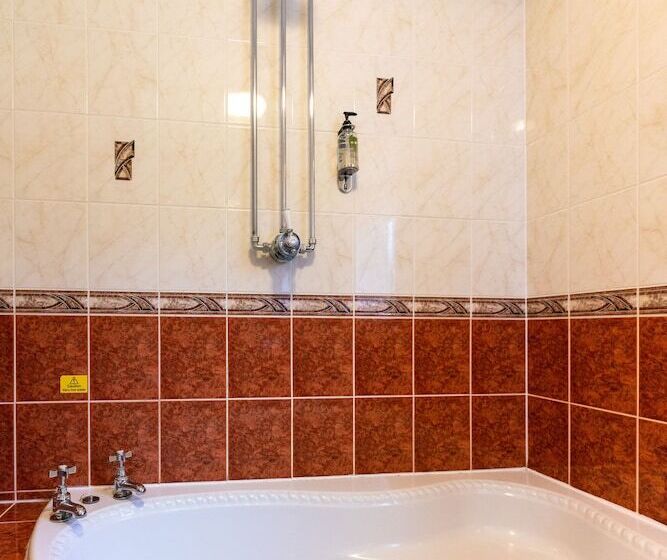 패밀리 룸, The Evenhill