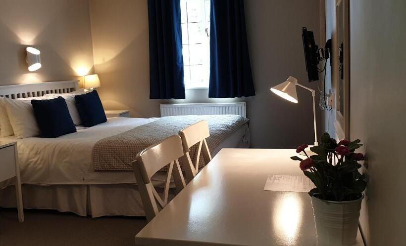 スタンダードルーム, The Thatch Inn