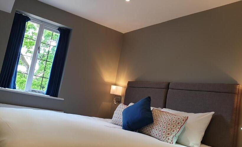 スタンダードルーム, The Thatch Inn