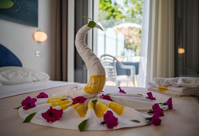 バルコニー付きスタンダードルーム, Villa Dei Fiori   Sul Mare Con Piscina