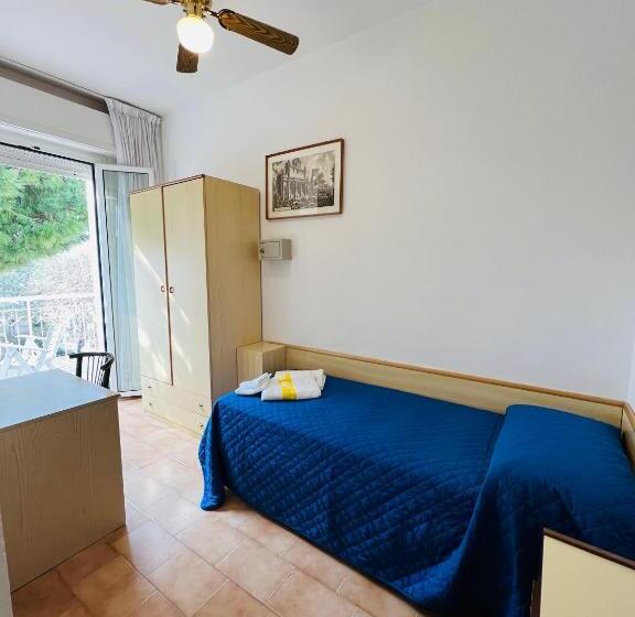 クラシックシングルルーム, Villa Dei Fiori   Sul Mare Con Piscina