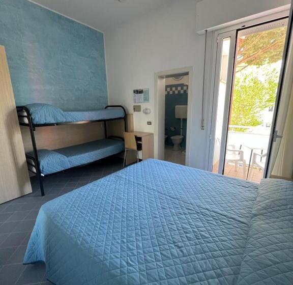 スタンダード４人部屋, Villa Dei Fiori   Sul Mare Con Piscina