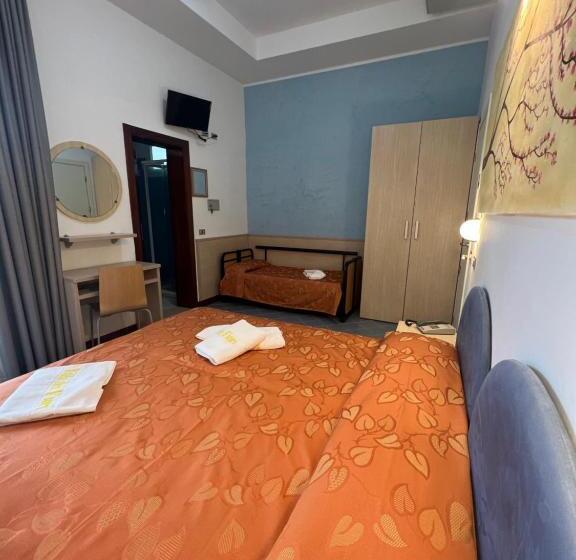 スタンダードトリプルルーム, Villa Dei Fiori   Sul Mare Con Piscina