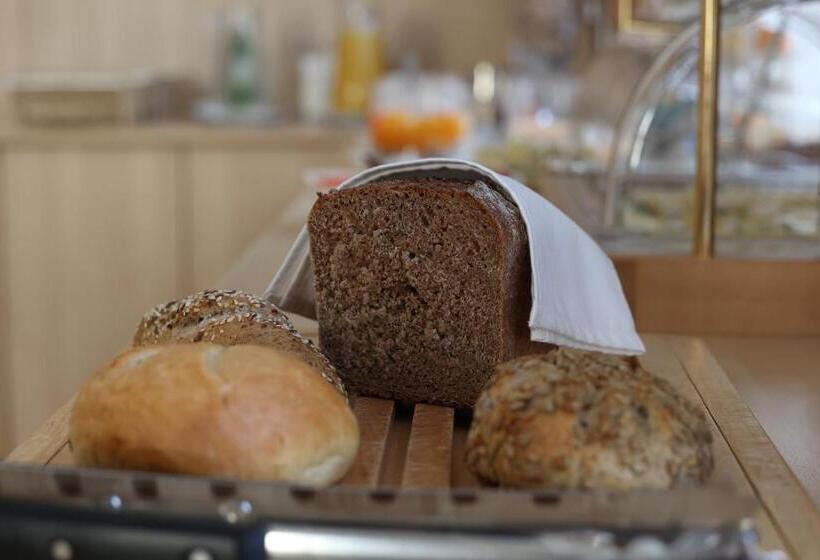 اتاق استاندارد یک نفره, Wilder Mann