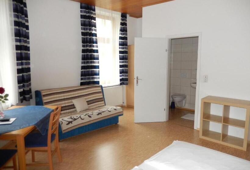 اتاق استاندارد, Wilder Mann