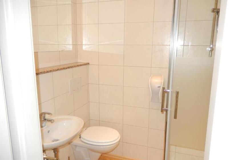 اتاق استاندارد یک نفره, Wilder Mann