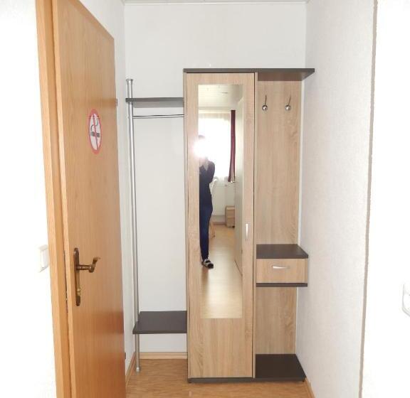 اتاق استاندارد یک نفره, Wilder Mann