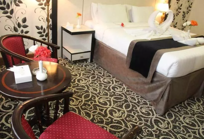 اتاق استاندارد سه نفره, Zowar Alalami Hotel فندق زوار العالمي