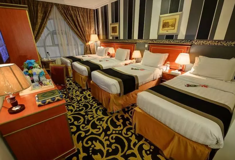 اتاق استاندارد چهار تخته, Zowar Alalami Hotel فندق زوار العالمي