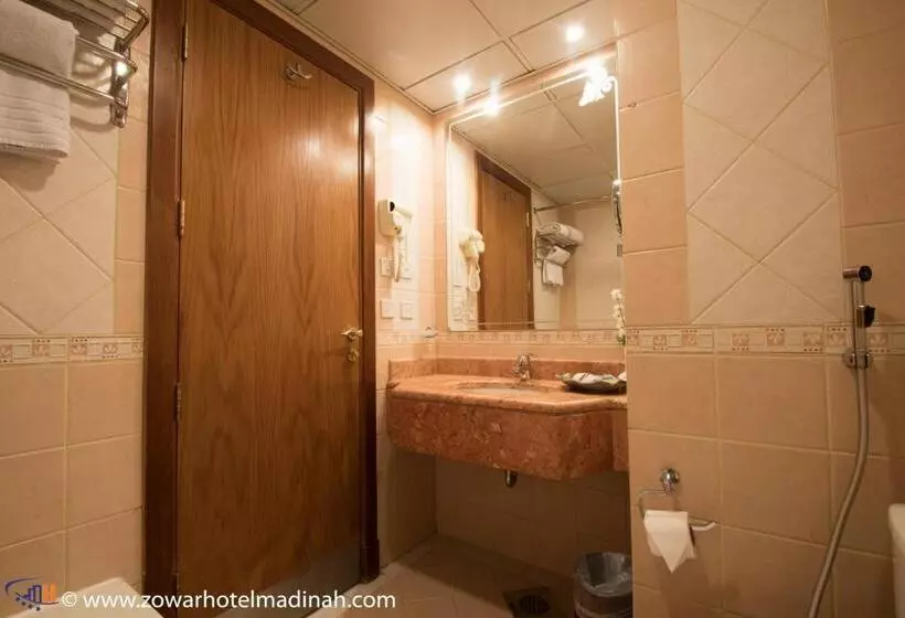 اتاق استاندارد چهار تخته, Zowar Alalami Hotel فندق زوار العالمي