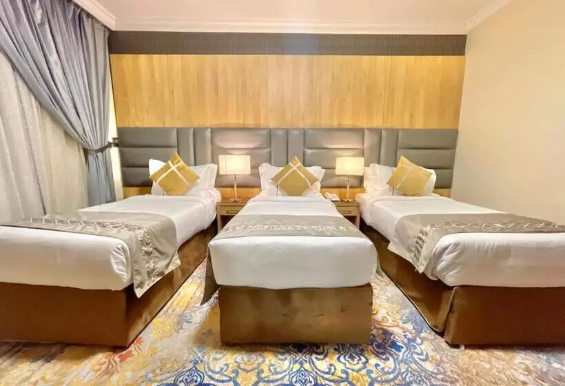 اتاق استاندارد سه نفره, Zowar Alalami Hotel فندق زوار العالمي