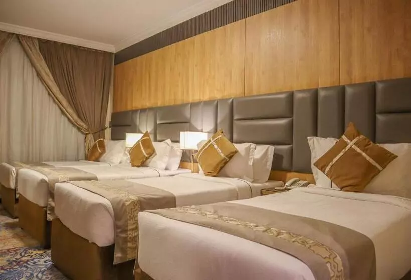 اتاق استاندارد چهار تخته, Zowar Alalami Hotel فندق زوار العالمي