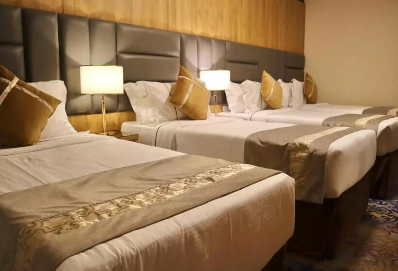 اتاق استاندارد چهار تخته, Zowar Alalami Hotel فندق زوار العالمي