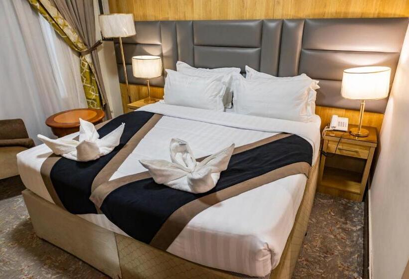 带大床的豪华间, Zowar International