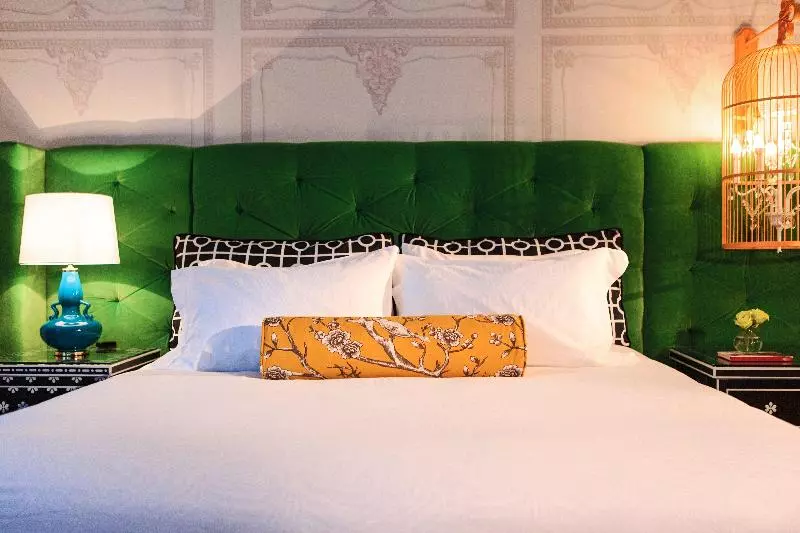 キングサイズベッドのスタンダードルーム, Kimpton Hotel Monaco Pittsburgh, An Ihg