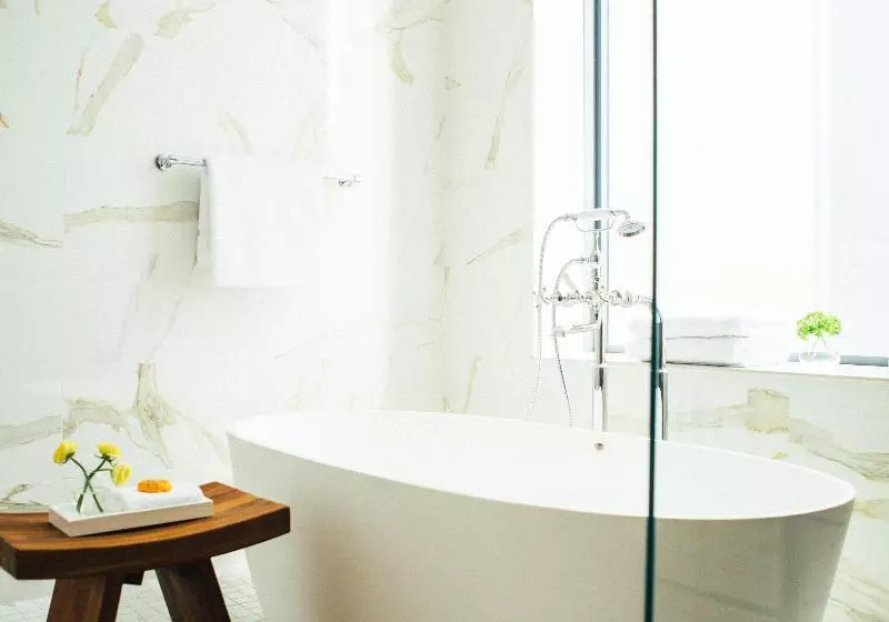 キングサイズベッドのスタンダードルーム, Kimpton Hotel Monaco Pittsburgh, An Ihg
