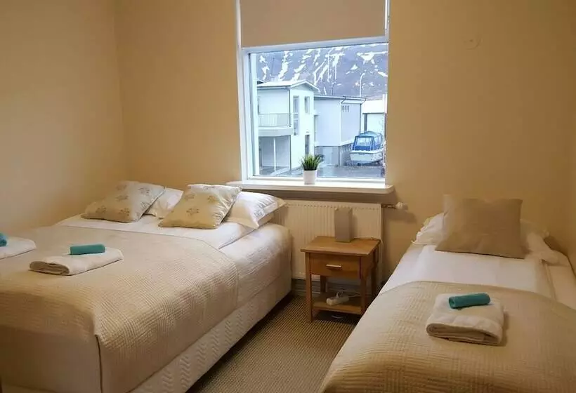 اتاق استاندارد سه تخته با سرویس بهداشتی مشترک, Comfy Guesthouse Westfjords