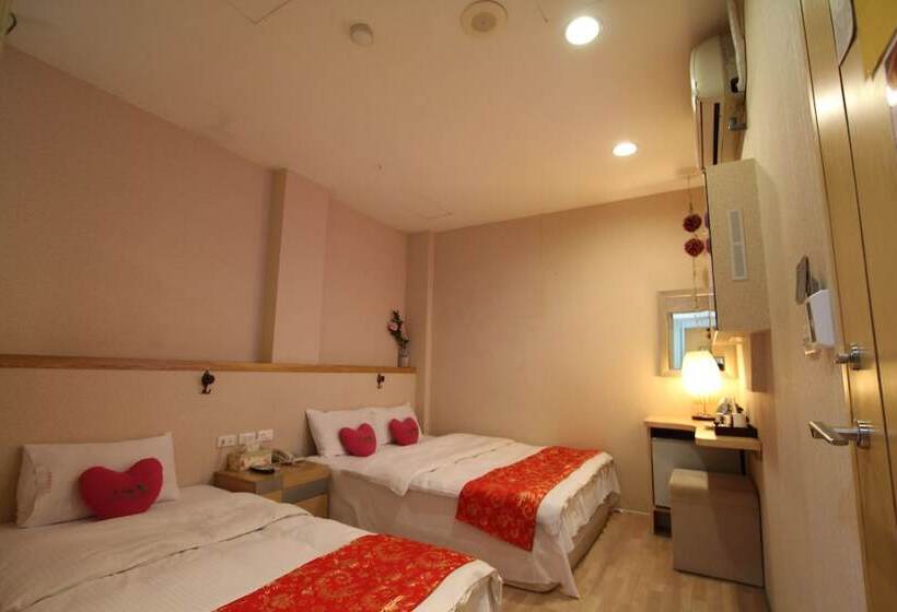 اتاق استاندارد سه نفره, Tanxiang Resort Hotel Sun Moon Lake Harbour   Sun Moon Lake Pier