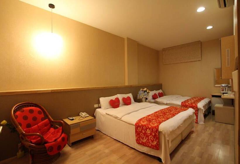 اتاق استاندارد چهار تخته, Tanxiang Resort Hotel Sun Moon Lake Harbour   Sun Moon Lake Pier