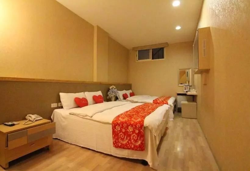 اتاق لوکس سه تخته, Tanxiang Resort Hotel Sun Moon Lake Harbour   Sun Moon Lake Pier