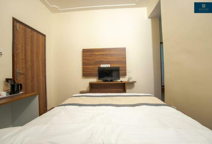 Quarto Deluxe Individual, Divine S The Elite Zong