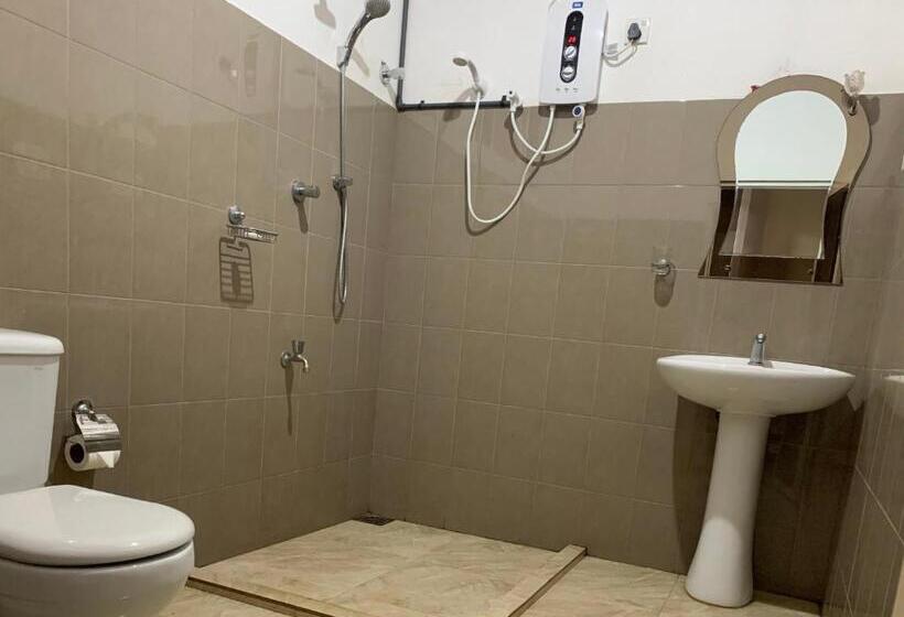 Superior Room, Elepath Lodge  Pinnawala