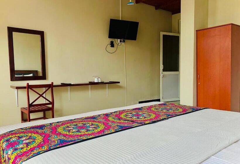 Superior Room, Elepath Lodge  Pinnawala