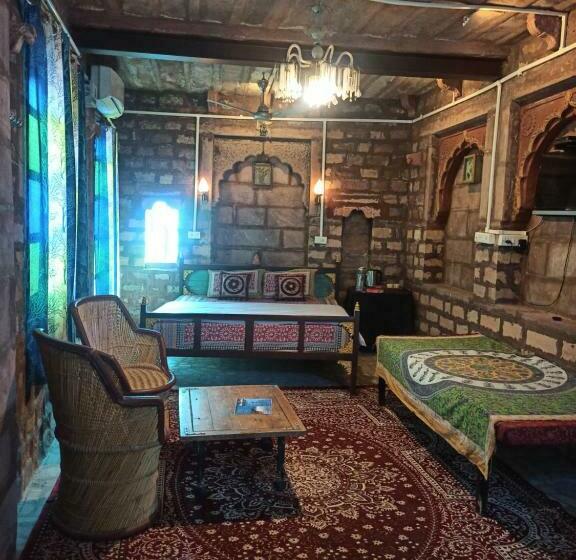 غرفة قياسية سرير كينج, Shangri La Old Heritage Haveli