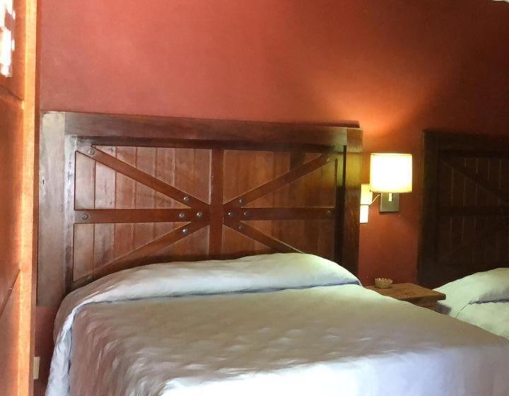 デラックスルーム, El Mesón De Doña Josefina