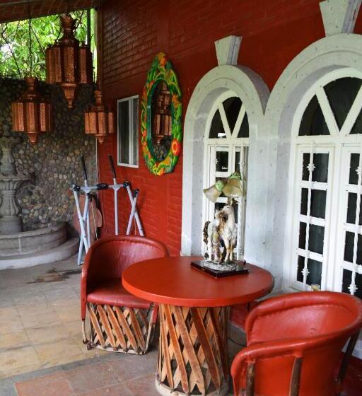 デラックスルーム, El Mesón De Doña Josefina