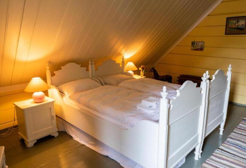 חדר סטנדרט חדר אמבטיה משותף, Lodgen Stryn