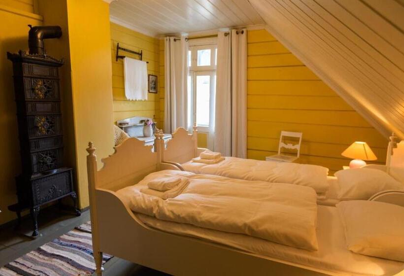 חדר סטנדרט חדר אמבטיה משותף, Lodgen Stryn