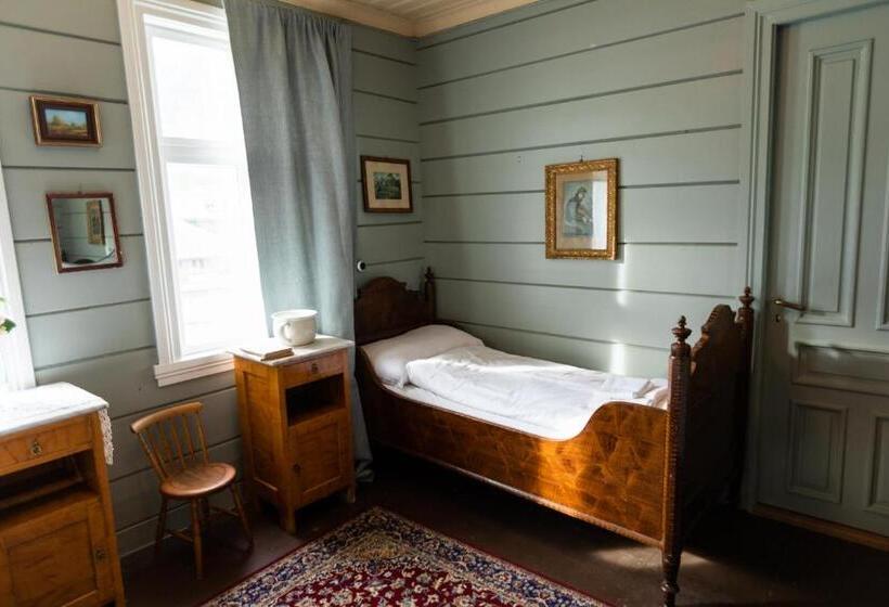 חדר סטנדרט חדר אמבטיה משותף, Lodgen Stryn