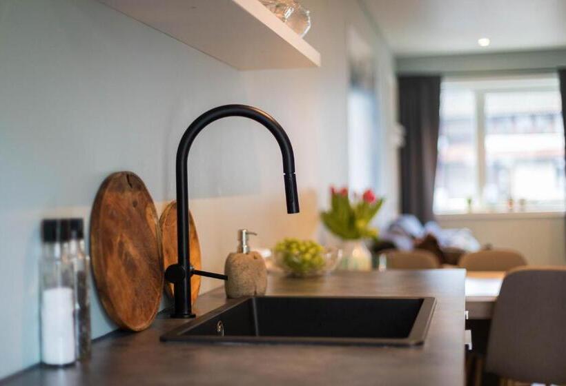 דירת חדר, Lodgen Stryn