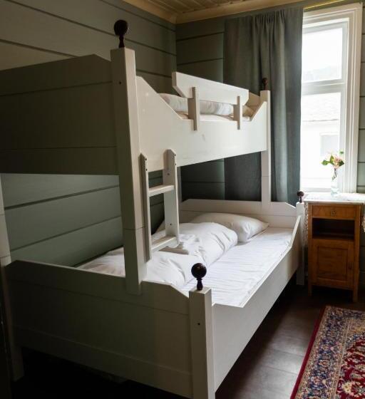 חדר סטנדרט חדר אמבטיה משותף, Lodgen Stryn