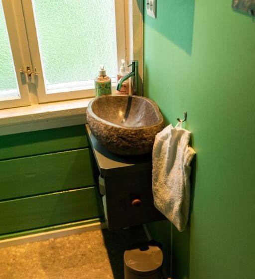 חדר סטנדרט חדר אמבטיה משותף, Lodgen Stryn