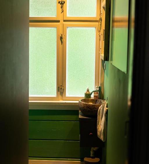 חדר סטנדרט חדר אמבטיה משותף, Lodgen Stryn