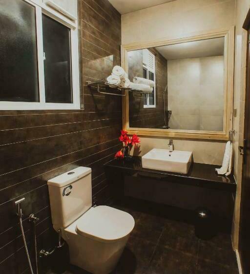 חדר דחוקס עם מיטת קינג, The Niche By Dbi 10 Minutes To The Beach