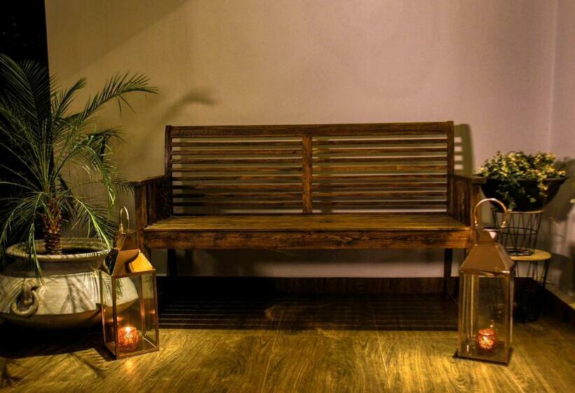 חדר דחוקס עם מיטת קינג, The Niche By Dbi 10 Minutes To The Beach