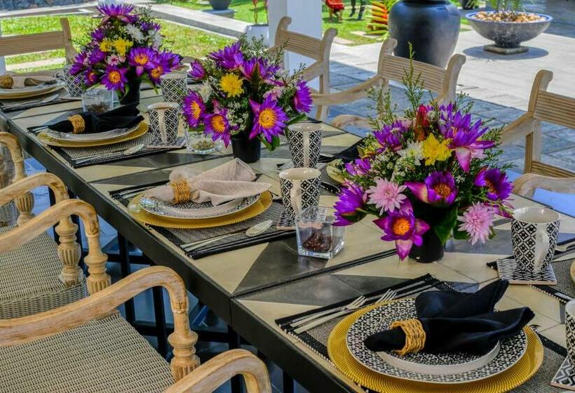 חדר דחוקס עם מיטת קינג, The Niche By Dbi 10 Minutes To The Beach