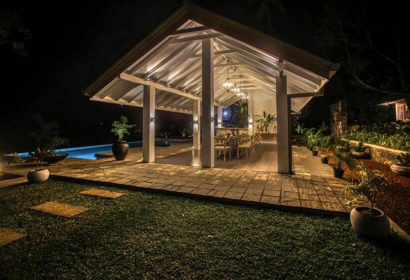 חדר דחוקס עם מיטת קינג, The Niche By Dbi 10 Minutes To The Beach