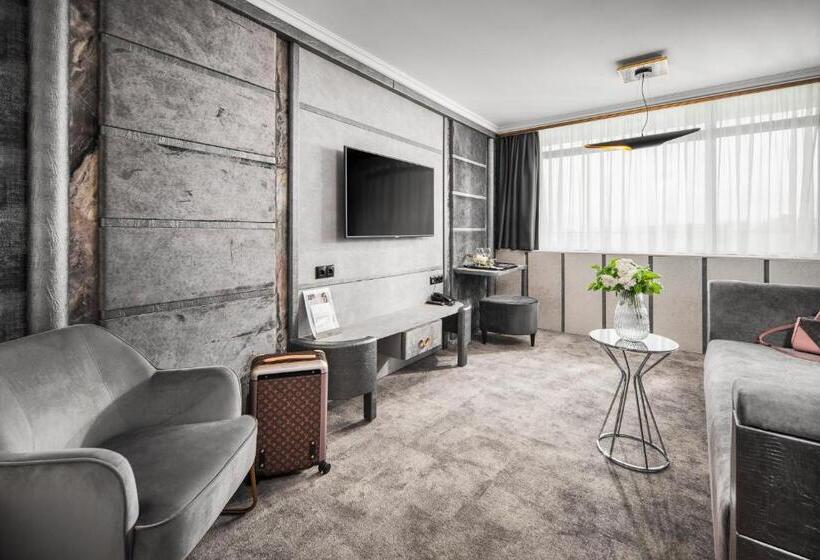 إستوديو قياسى, гранд хотел княз павел