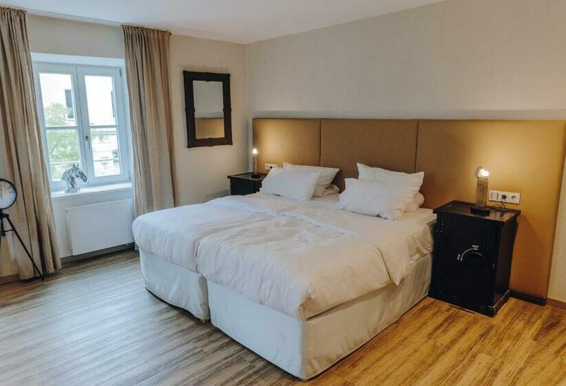 חדר סטנדרט, Little 7   Boutique